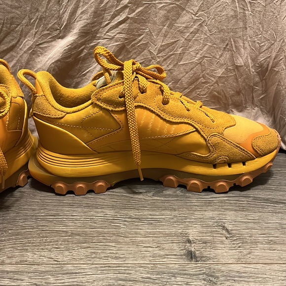 Cardi B Reebok - Picture 3 of 6